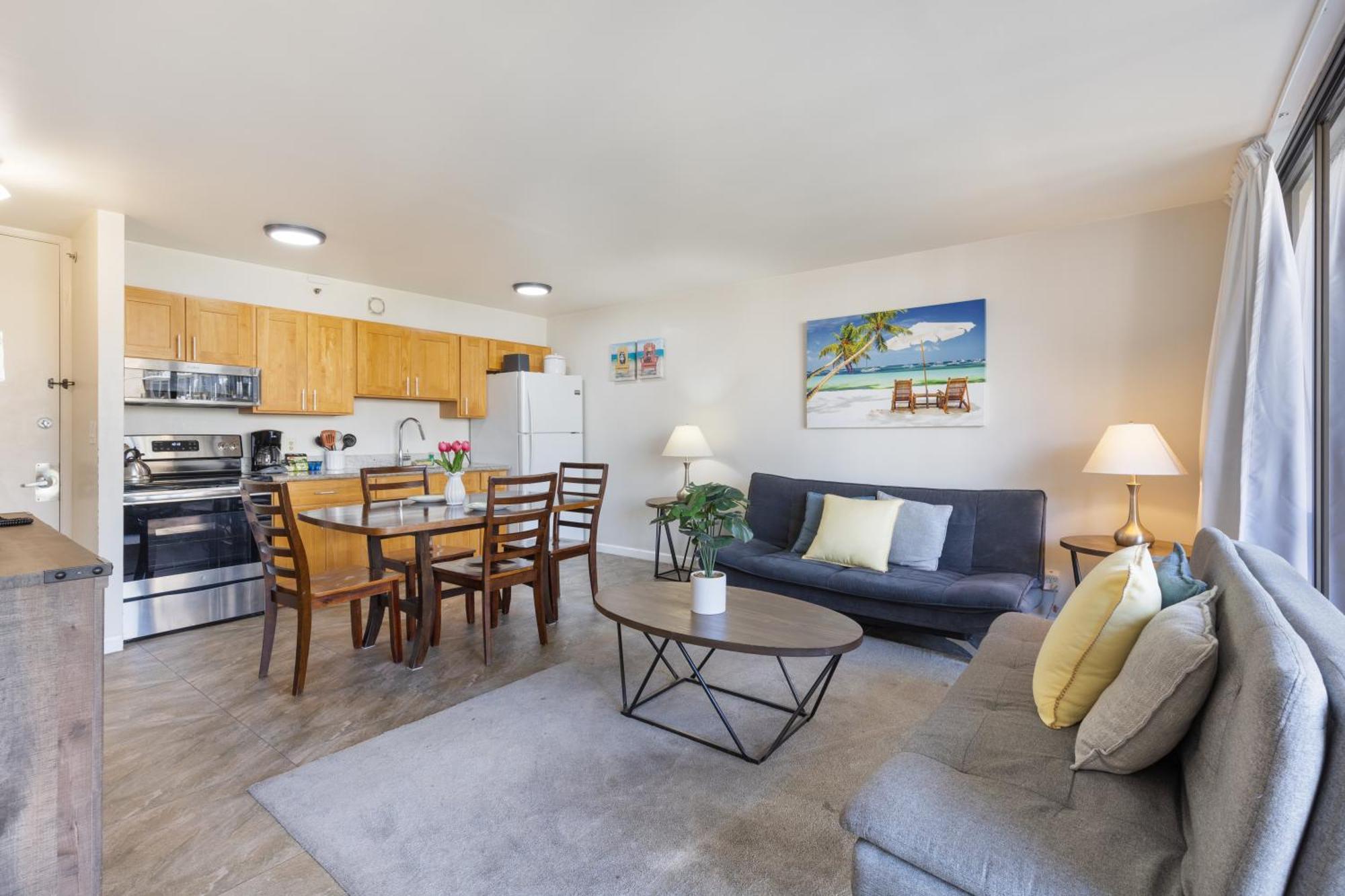 Spacious 8th Floor Waikiki With Views, Full Kitchen & Free Parking Apartment *