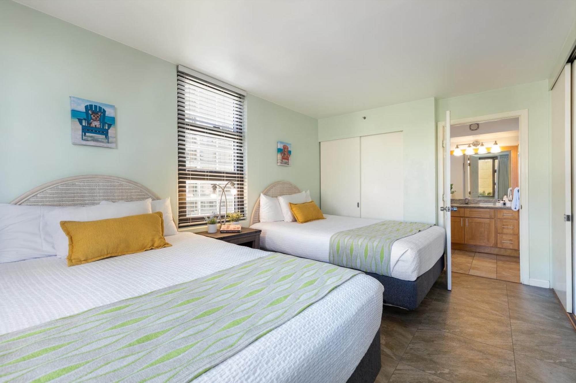 Apartment Spacious 8th Floor Waikiki With Views, Full Kitchen & Free Parking *