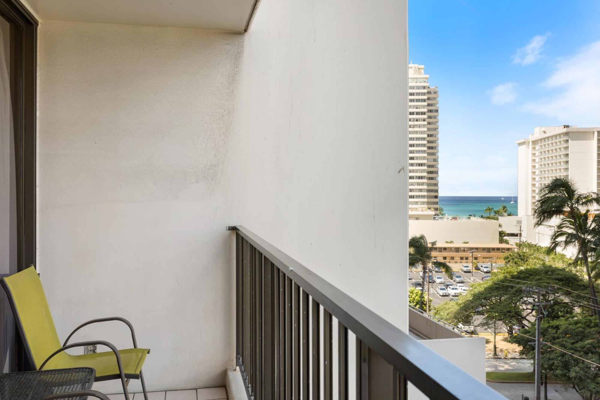 Apartment Spacious 8th Floor Waikiki With Views, Full Kitchen & Free Parking Honolulu